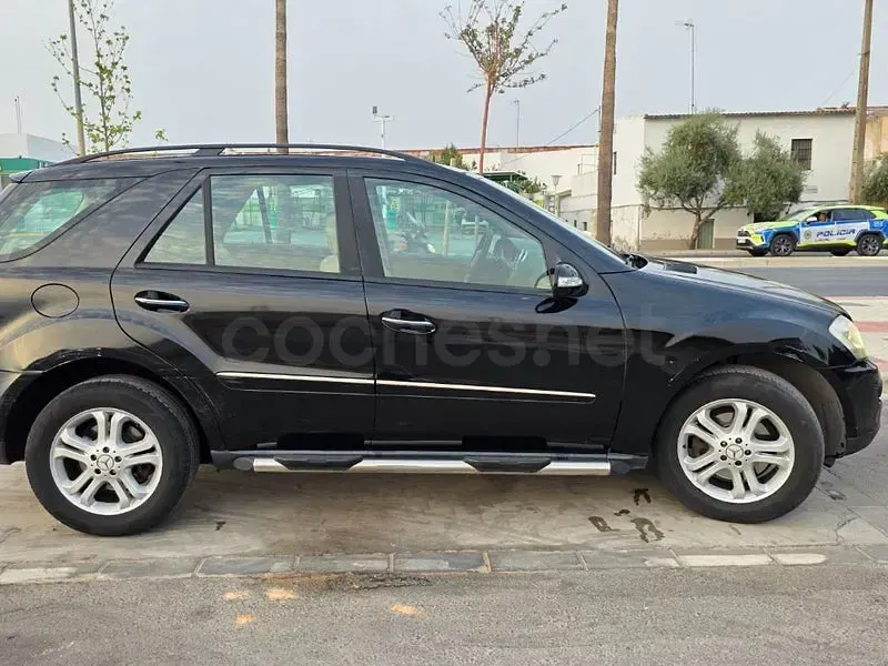 Usado Mercedes ML320 224 CV (164 kW) 2006 Negro SUV
