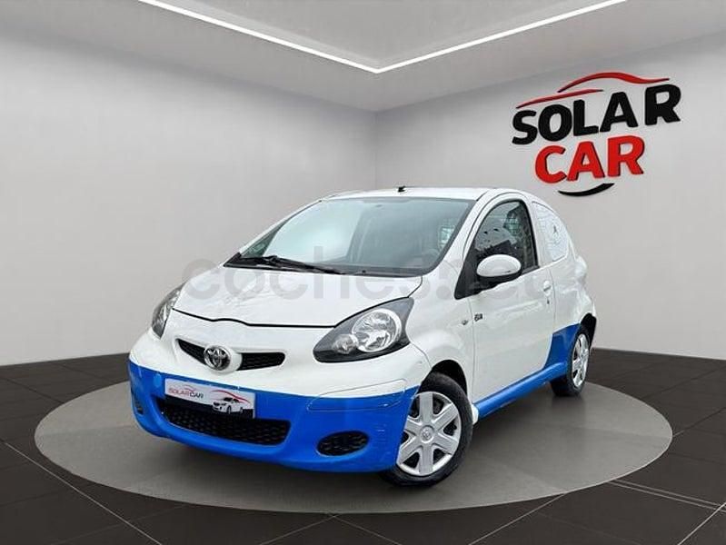 Usado Toyota Aygo 54 CV (39 kW) 2010 Blanco Utilitario