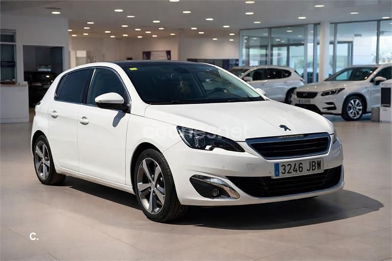 Usado Peugeot 308 Allure 110 CV (80 kW) 2014 Blanco Berlina