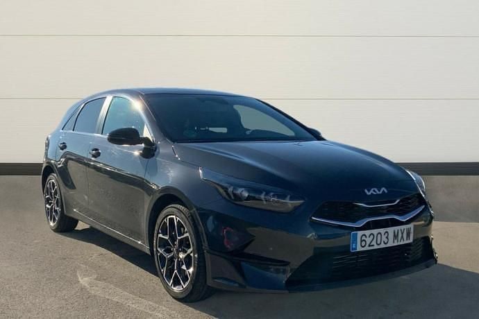 Usado 2025 Kia Ceed Style | 17.513 € - Imagen 1/4