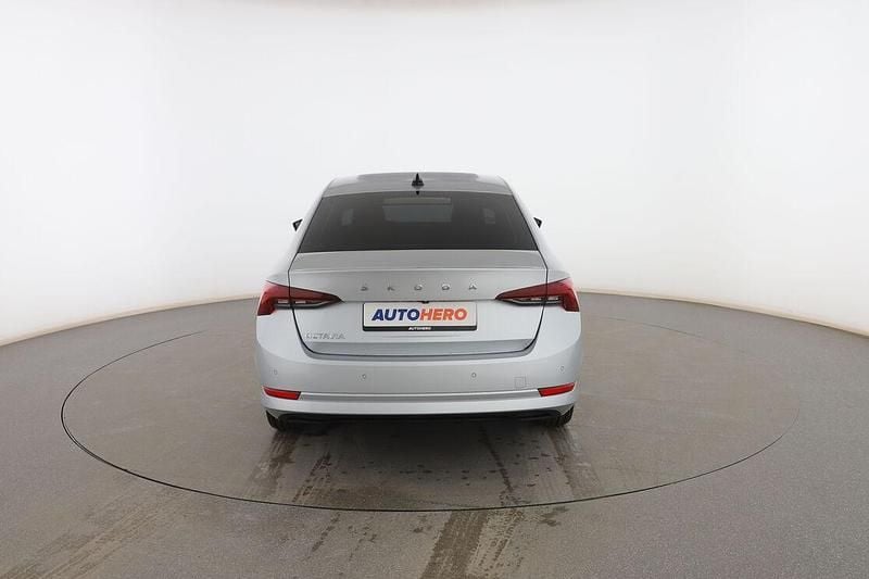 Usado Skoda Octavia Ambition 116 CV (85 kW) 2020 Gris Berlina