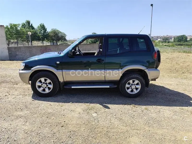 Usado Nissan Terrano 125 CV (91 kW) 2000 Verde SUV