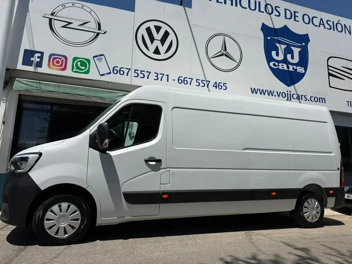 Usado Renault Master 150 CV (110 kW) 2023 Blanco Monovolumen