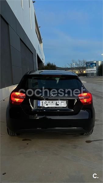 Usado Mercedes A180 Urban 122 CV (89 kW) 2014 Negro Berlina