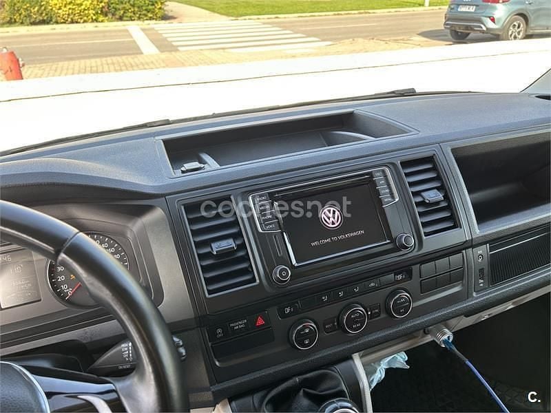 Usado VW Caravelle 114 CV (83 kW) 2019 Gris / plata Van