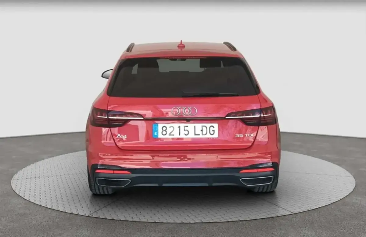 Usado Audi A4 S-Line 163 CV (119 kW) 2019 Rojo Familiar