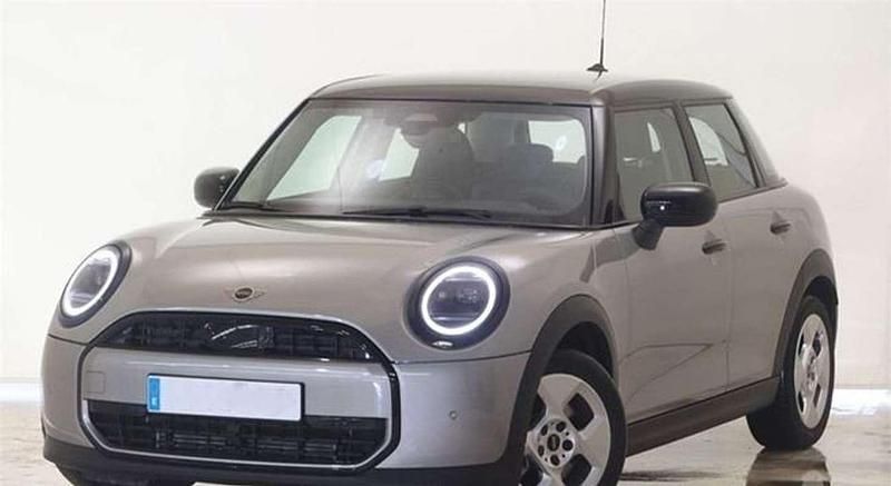 Usado Mini Cooper Classic 156 CV (114 kW) 2025 Gris Utilitario