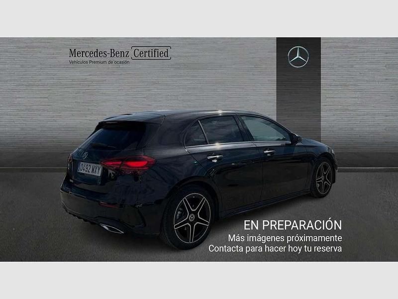 Usado Mercedes A180 136 CV (100 kW) 2025 Negro Berlina