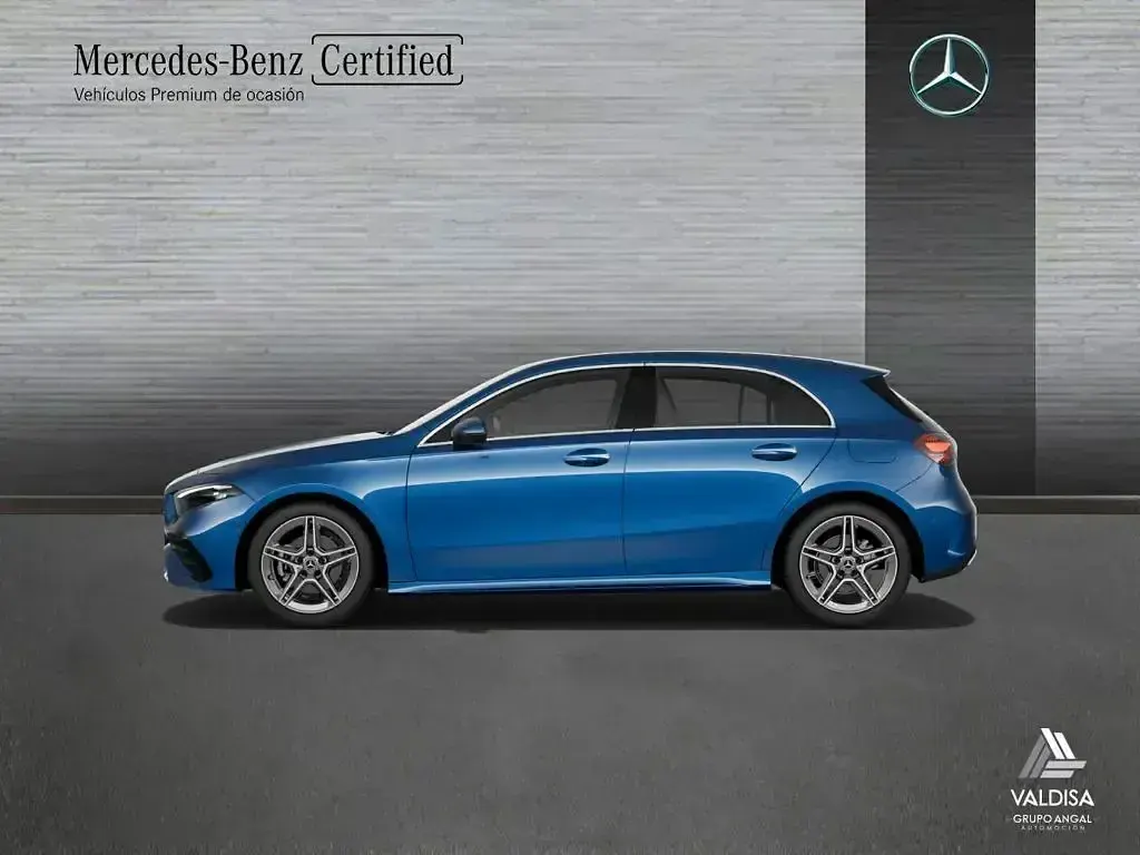 Usado Mercedes A180 136 CV (100 kW) 2025 Azul Berlina