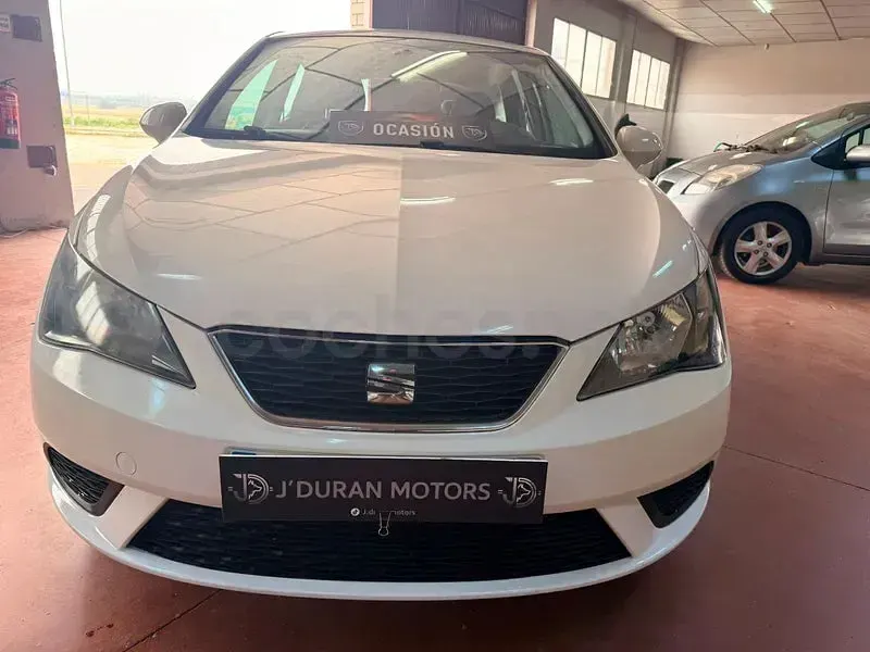 Usado Seat Ibiza Reference 90 CV (66 kW) 2015 Blanco Berlina