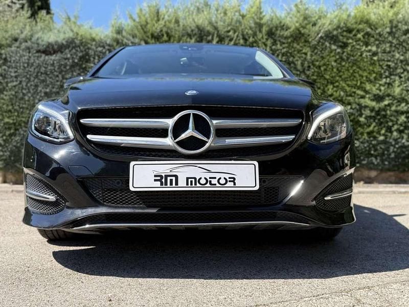 Usado Mercedes B200 156 CV (114 kW) 2016 Negro Monovolumen