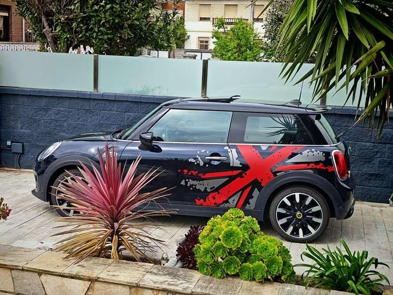 Usado Mini Cooper SE 135 kW (184 CV) 2021 Azul Utilitario