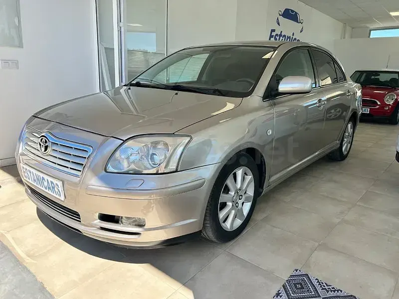 Usado Toyota Avensis Executive 116 CV (85 kW) 2006 Gris / plata Berlina