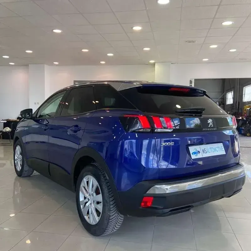 Usado Peugeot 3008 Active 131 CV (96 kW) 2020 Azul SUV