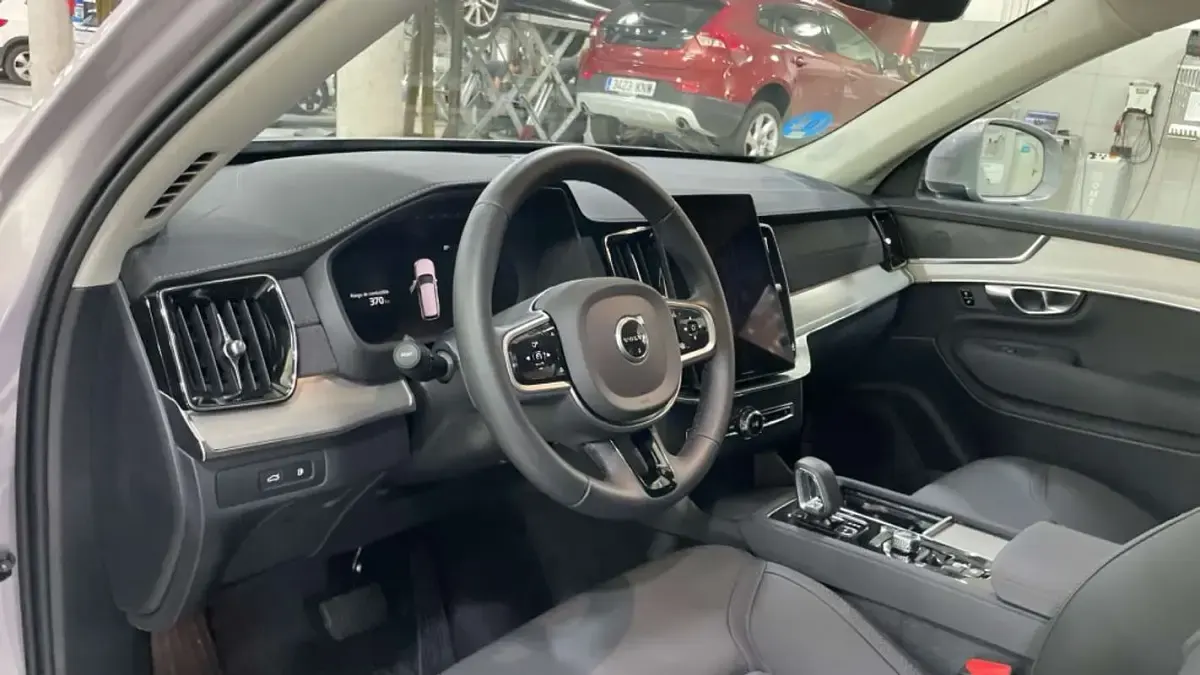 Usado Volvo XC90 Core 455 CV (334 kW) 2026 Plateado SUV