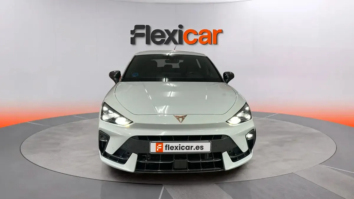 Usado Cupra Leon 204 CV (150 kW) 2025 Blanco Familiar