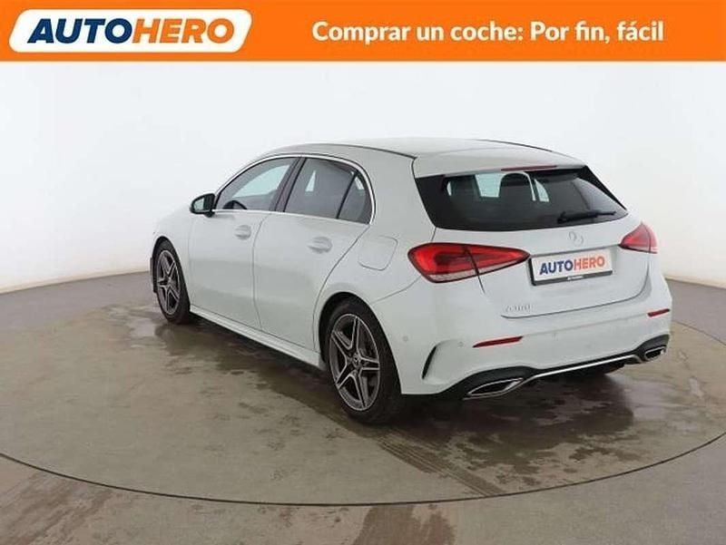 Usado Mercedes A180 AMG line 136 CV (100 kW) 2021 Blanco Berlina
