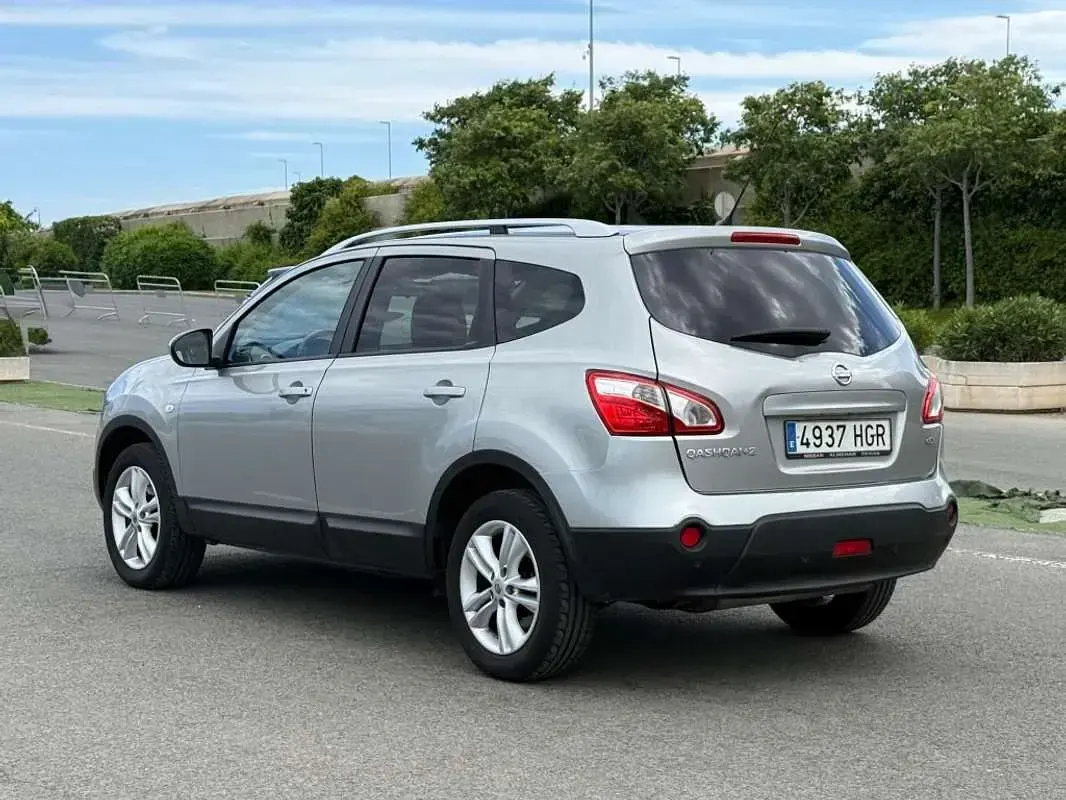 Usado Nissan Qashqai Acenta 150 CV (110 kW) 2011 Gris SUV