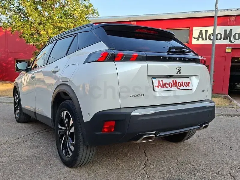 Usado Peugeot 2008 GT 130 CV (95 kW) 2021 Blanco SUV