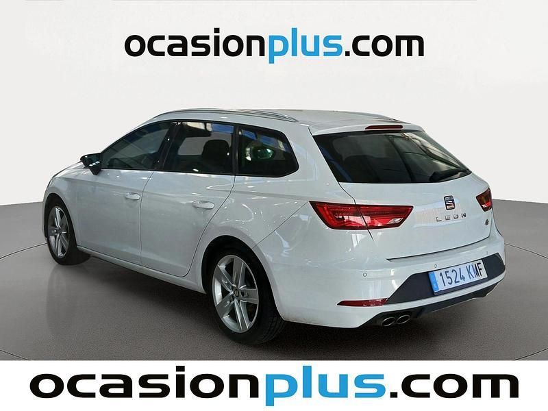 Usado Seat Leon FR 150 CV (110 kW) 2018 Blanco Monovolumen
