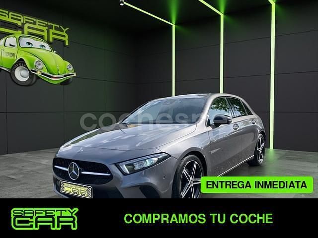 Gris / plata Usado 2019 Mercedes A180 Berlina | 25.900 € (Caro) - Imagen 1/4
