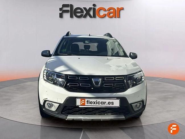 Usado Dacia Sandero Comfort 90 CV (66 kW) 2019 Blanco Utilitario