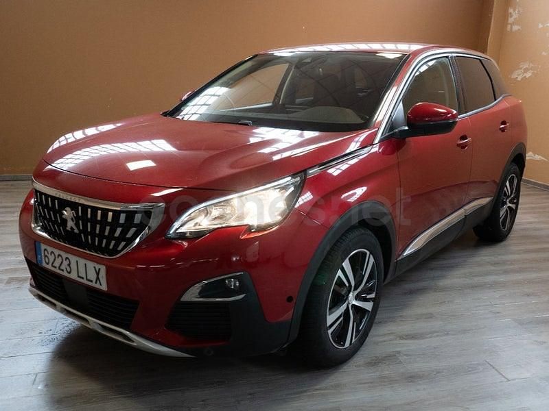 Usado Peugeot 3008 Allure 130 CV (95 kW) 2020 Granate SUV