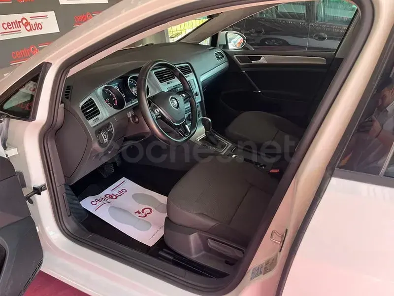 Usado VW Golf VII Advance 125 CV (91 kW) 2017 Blanco Berlina
