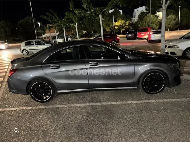 Usado Mercedes CLA200 136 CV (100 kW) 2014 Gris / plata Berlina
