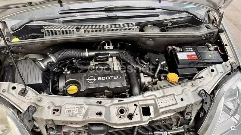 Usado Opel Meriva Enjoy 100 CV (73 kW) 2006 Gris / plata Monovolumen