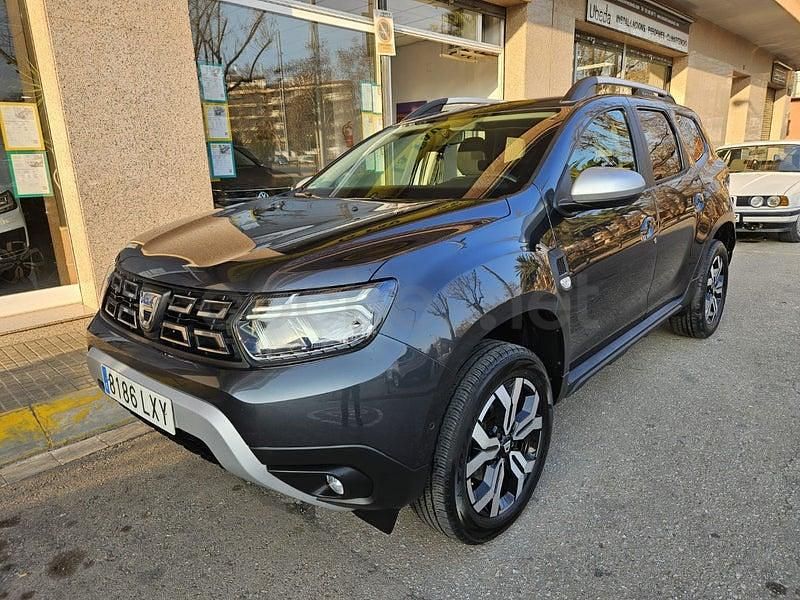 Usado Dacia Duster Prestige 115 CV (84 kW) 2022 Gris / plata SUV
