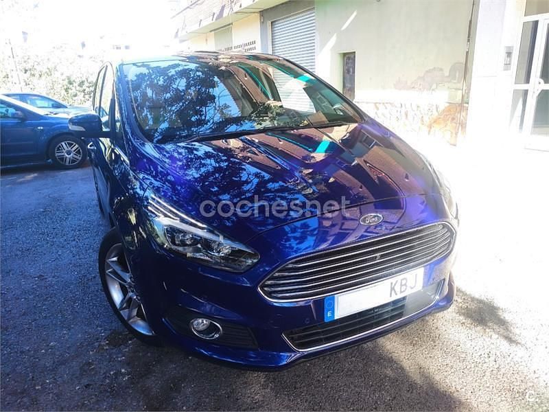 Usado Ford S-MAX Titanium 210 CV (154 kW) 2017 Azul Monovolumen