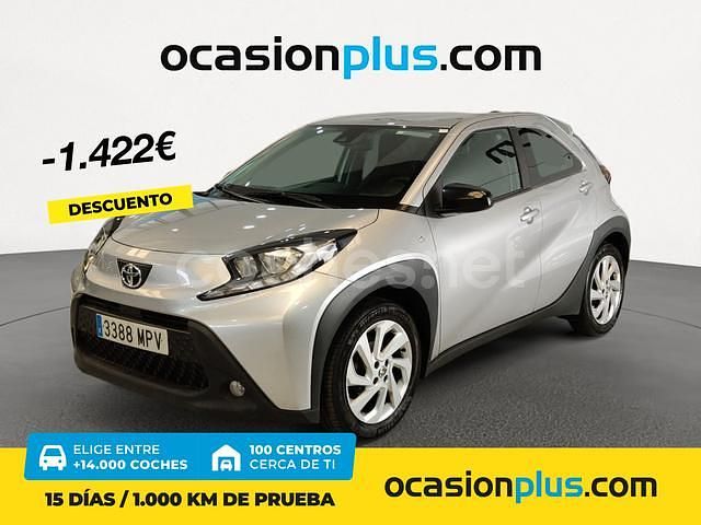 Gris / plata Usado 2024 Toyota Aygo Play Utilitario | 15.650 € (Precio justo) - Imagen 1/4