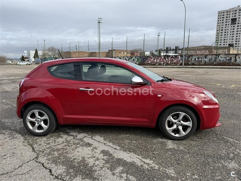 Usado Alfa Romeo MiTo 78 CV (57 kW) 2018 Rojo Utilitario