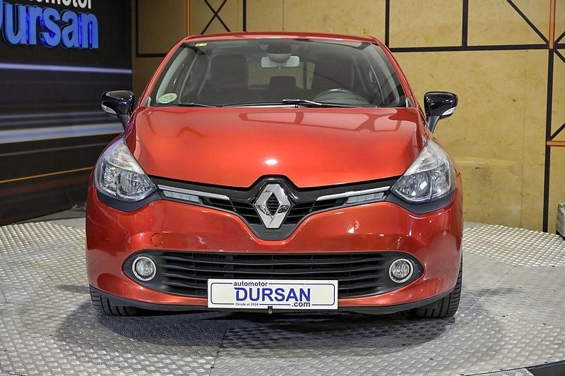 Usado Renault Clio IV Dynamique 90 CV (66 kW) 2015 Rojo Berlina