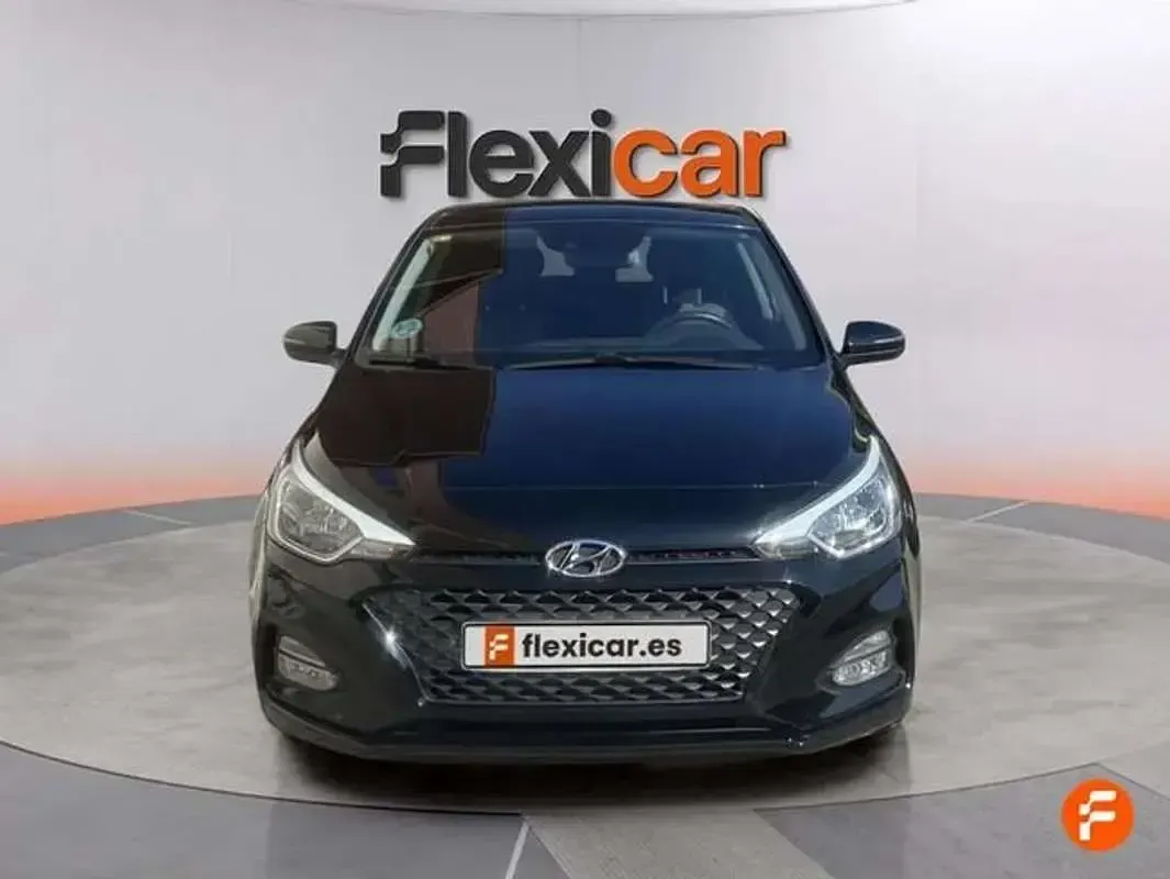 Usado Hyundai i20 99 CV (72 kW) 2020 Negro Utilitario
