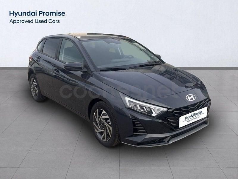 Nuevo Hyundai i20 100 CV (73 kW) 2025 Gris / plata Utilitario