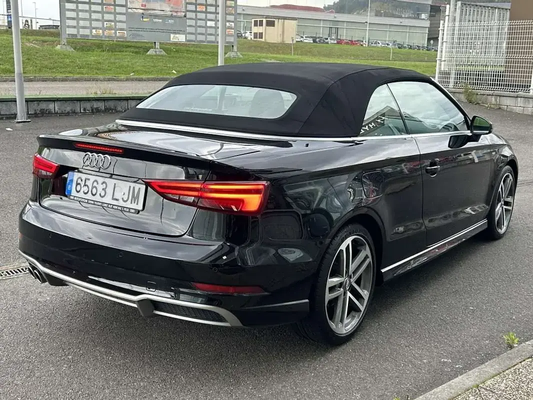 Usado Audi A3 Cabriolet S-Line 150 CV (110 kW) 2020 Negro Descapotable