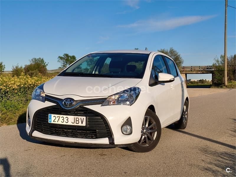 Usado Toyota Yaris City 69 CV (50 kW) 2015 Blanco Utilitario