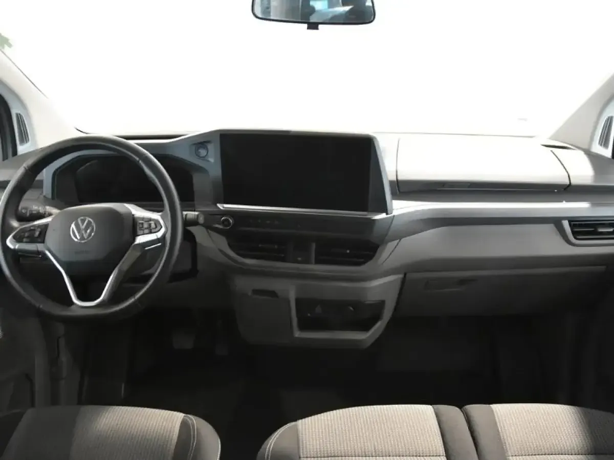 Usado VW Caravelle 150 CV (110 kW) 2025 Gris/plata Van