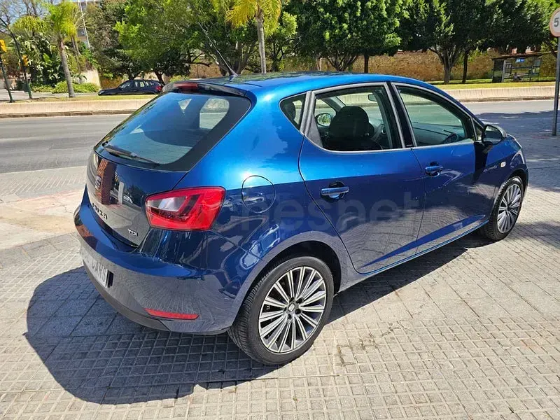 Usado Seat Ibiza CONNECT 90 CV (66 kW) 2016 Azul Berlina