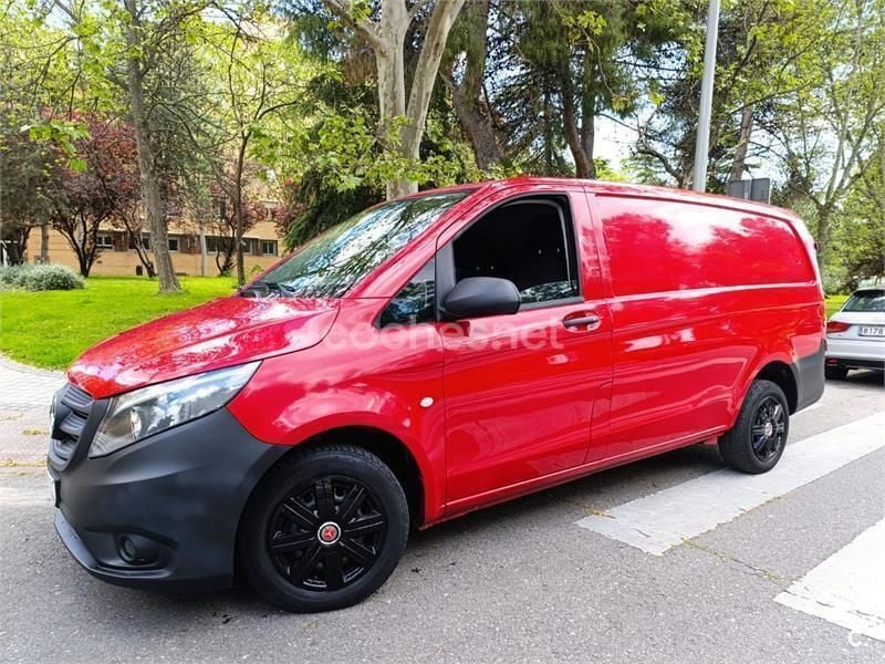 Rojo Usado 2015 Mercedes Vito Marco Polo Monovolumen | 9900 € - Imagen 1/4