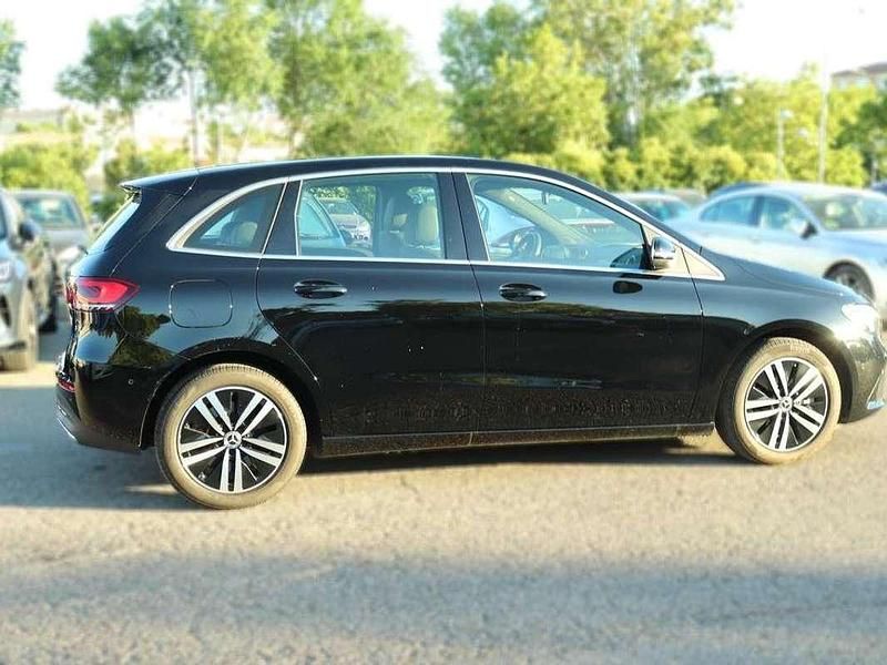 Usado Mercedes E250 160 CV (117 kW) 2022 Negro Utilitario