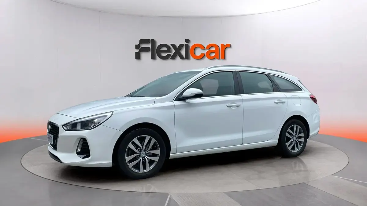 Usado Hyundai i30 110 CV (80 kW) 2018 Blanco Familiar