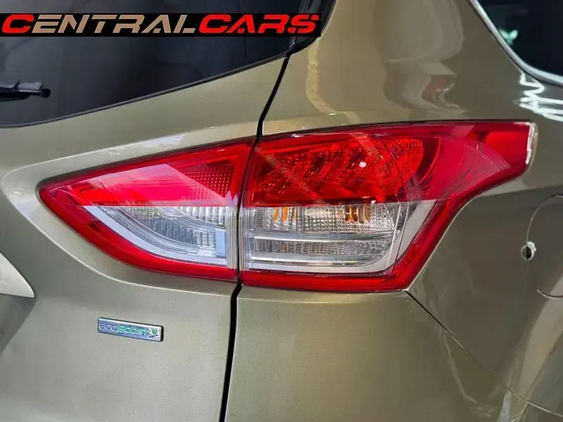 Usado Ford Kuga Titanium 150 CV (110 kW) 2013 Gris / plata SUV