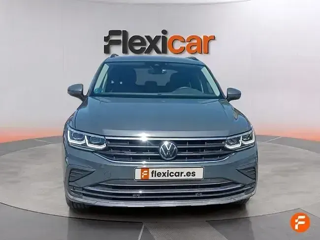 Usado VW Tiguan Life 245 CV (180 kW) 2022 Gris SUV