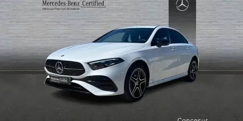 Usado Mercedes A250 218 CV (160 kW) 2024 Blanco Berlina