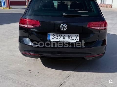 Usado VW Passat Advance 150 CV (110 kW) 2018 Negro Familiar