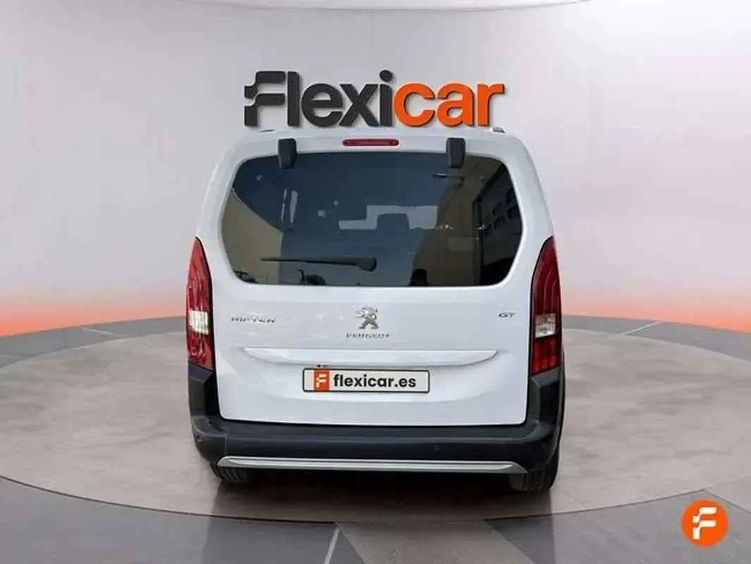 Usado Peugeot Rifter Allure 99 CV (72 kW) 2023 Blanco Monovolumen