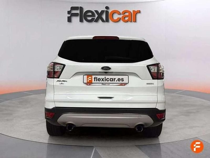 Usado Ford Kuga Titanium 150 CV (110 kW) 2016 Blanco SUV